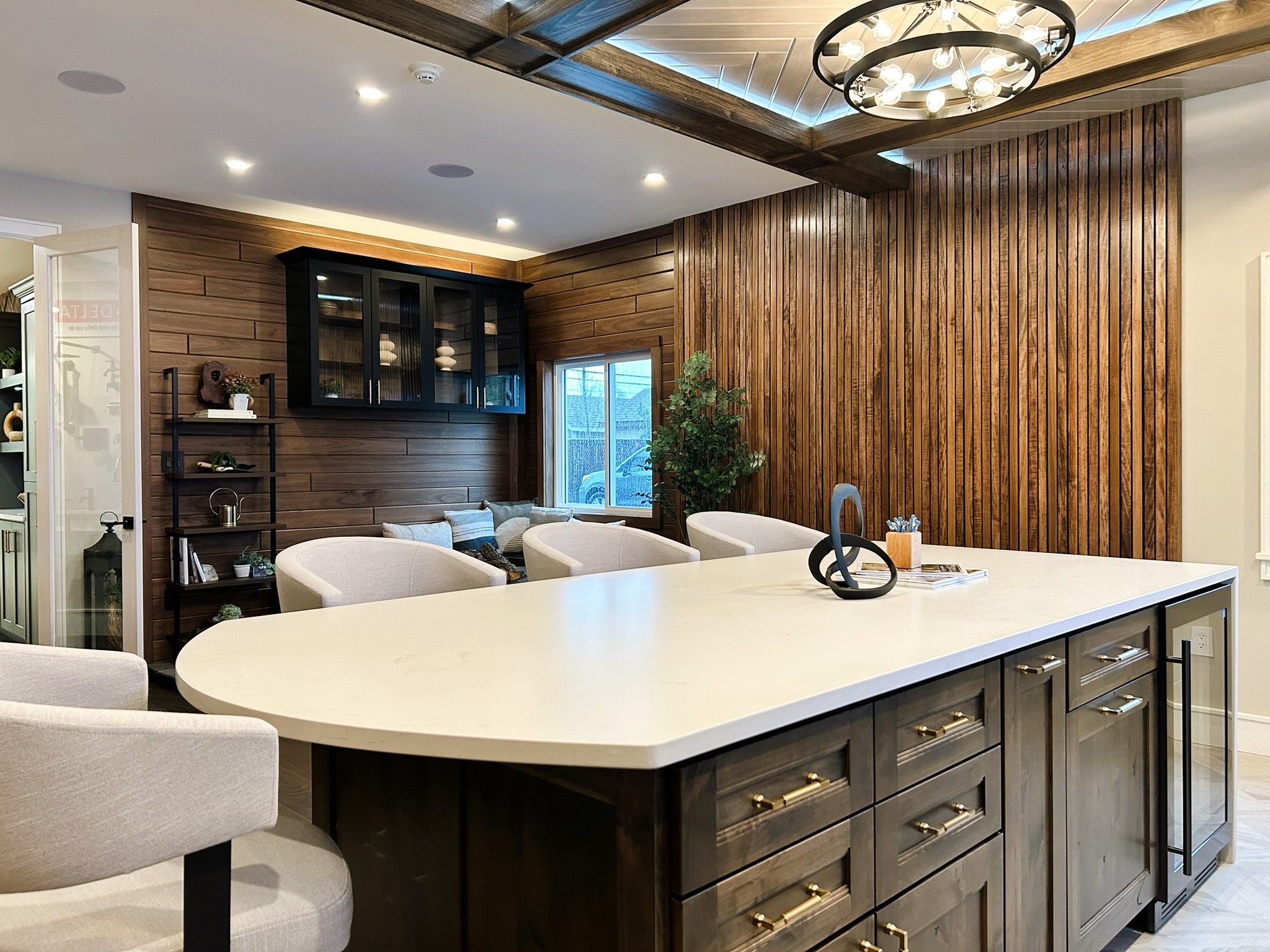 Showroom with kitchen island